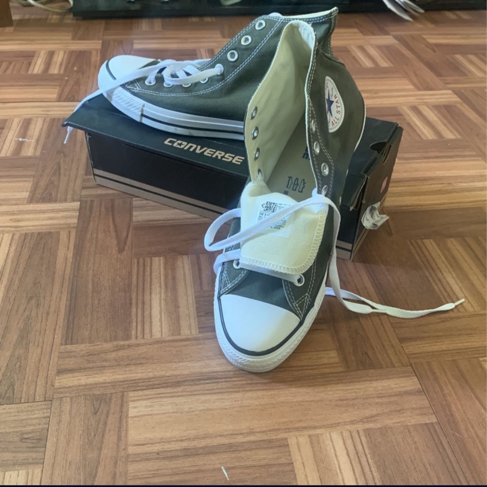 Olive Converse